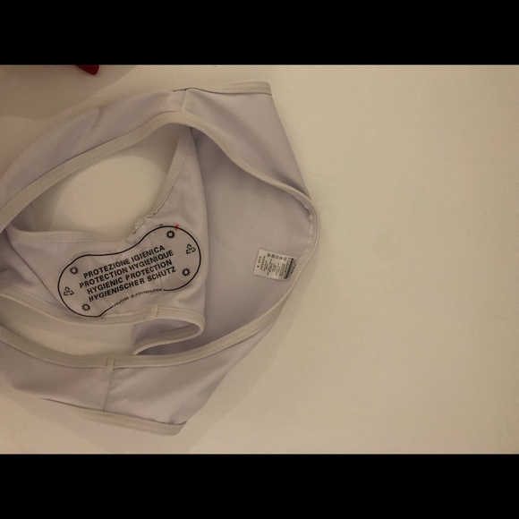 Bikini - Picture 2 of 2